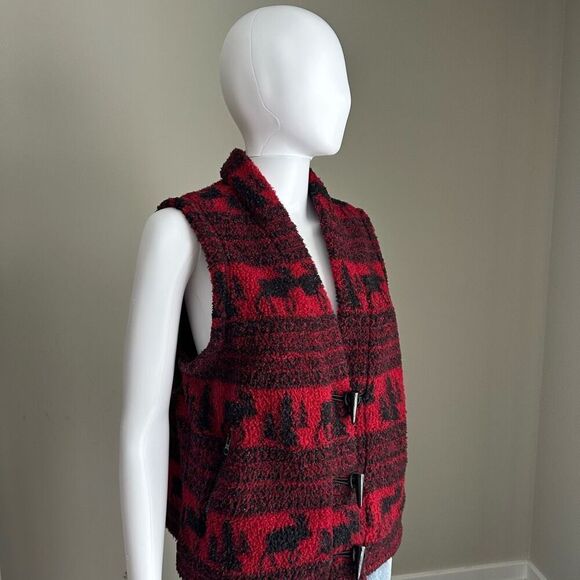 Vintage Woolrich CabinCore Red + Black Winter Print Fleece Vest Toggle Closure - Picture 3 of 8